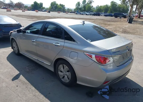 2013 Hyundai Sonata Hybrid z USA, uszkodzony, nr VIN KMHEC4A4XDA064838